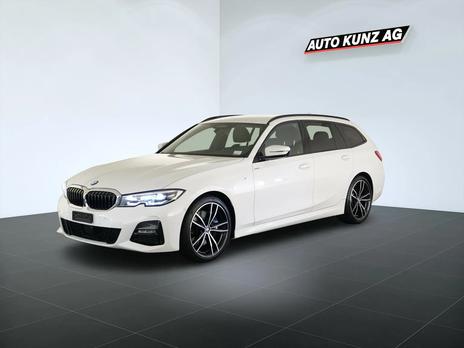 BMW 330d xDriveTouring M Sport xDrive  Image 1