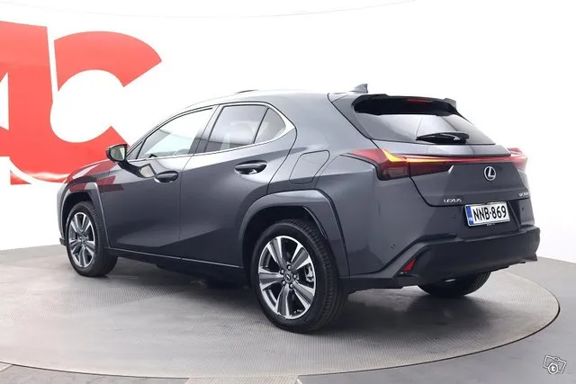 Lexus UX 300e Luxury - Akun bruttokapasiteetti 72,8 kWh. Miljoonan kilometrin / 10 vuoden akkuturva. Image 3