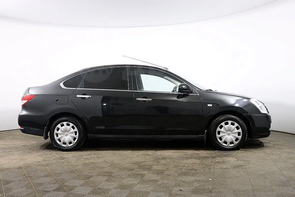 Nissan Almera Image 4