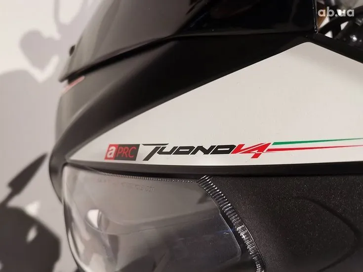 Aprilia Tuono Image 4